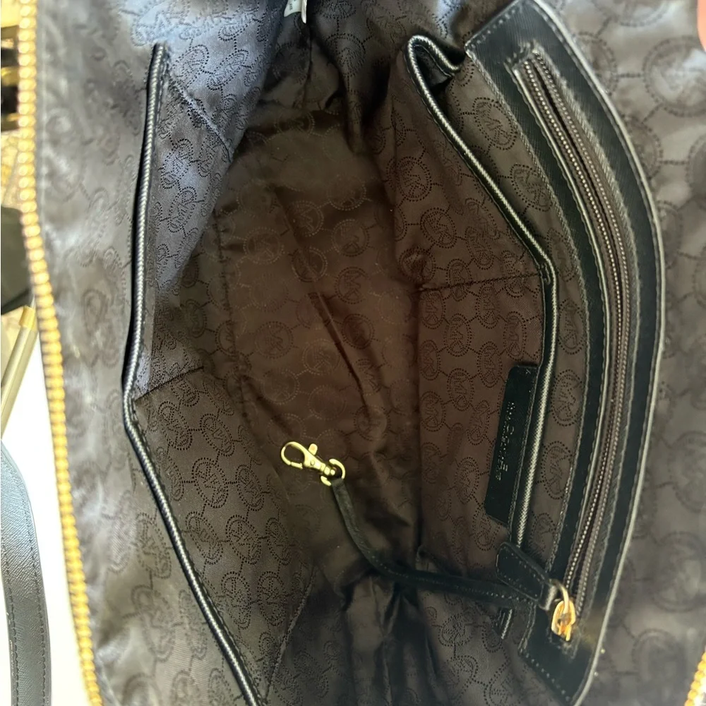 Michael Kors Charlotte Large Saffiano Leather Top-Zip
Tote Bag - Picture 6 of 6